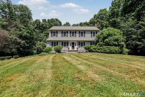 23 Jeremiah Rd, Sandy Hook, CT 06482
