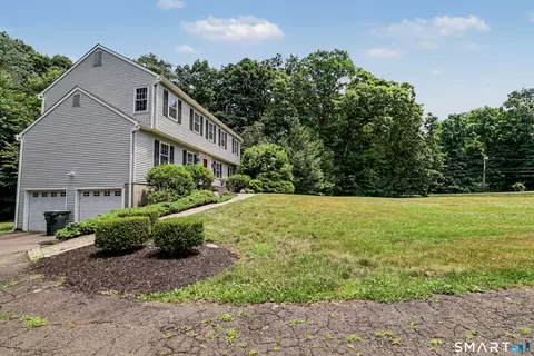 Exterior - 23 Jeremiah Rd, Sandy Hook, CT 06482 photo 4 of 7