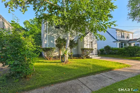 112 Elmer Ave, Hamden, CT 06514
