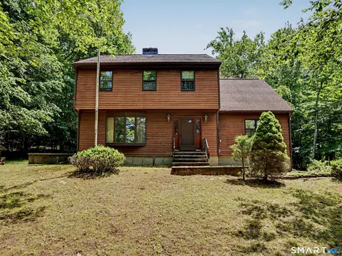 9 Old Country Rd, Oxford, CT 06478