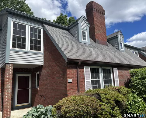 104 Roberton Xing #104, Fairfield, CT 06825