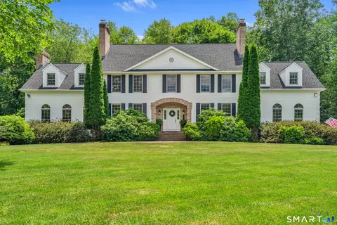 1 Crystal Ter, Woodbridge, CT 06525