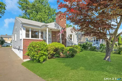69 Willowbrook Ave, Stamford, CT 06902