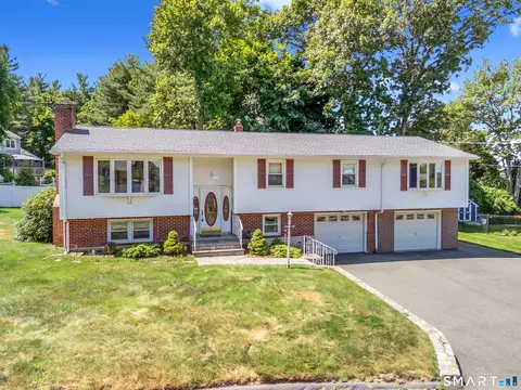 95 Cass Ave, Wallingford, CT 06492