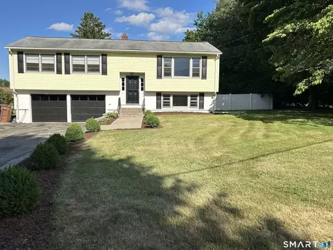5 Sharon Ct, Shelton, CT 06484