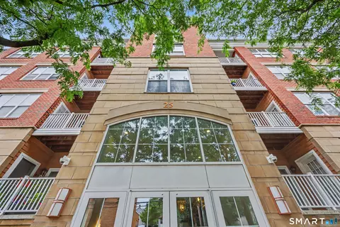 25 Adams Ave #409, Stamford, CT 06902