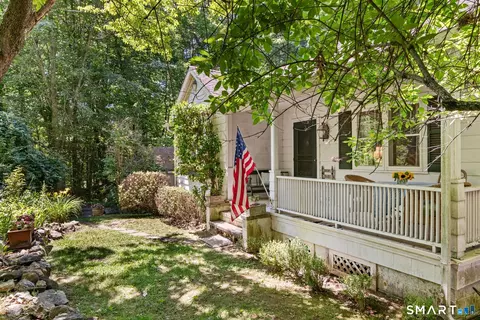 158 Spring Water Ln, New Canaan, CT 06840