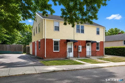 150-152 Alexander Dr, Bridgeport, CT 06606