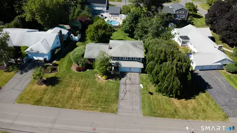 10 Eastwood Rd, West Hartford, CT 06117