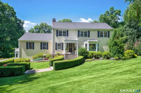 15 Hull Pl, Ridgefield, CT 06877