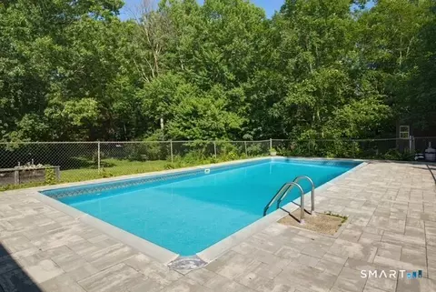 Exterior - 16 Crestview Ter, Wallingford, CT 06492 photo 8 of 10