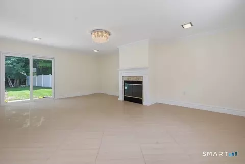 Living - 16 Crestview Ter, Wallingford, CT 06492 photo 5 of 6