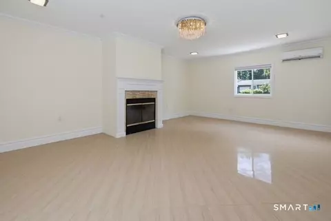 Living - 16 Crestview Ter, Wallingford, CT 06492 photo 4 of 6