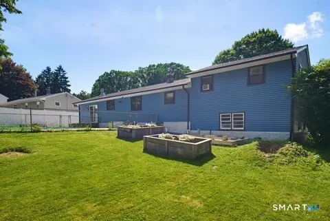 Exterior - 16 Crestview Ter, Wallingford, CT 06492 photo 10 of 10