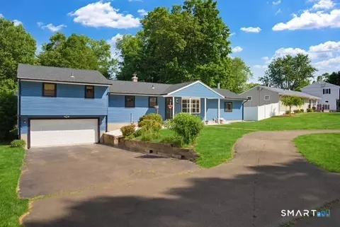 Exterior - 16 Crestview Ter, Wallingford, CT 06492 photo 5 of 10