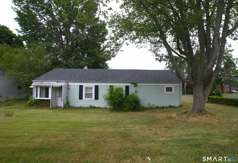61 Circle Dr, Wallingford, CT 06492