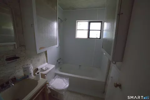 61 Circle Dr, Wallingford, CT 06492 photo 6