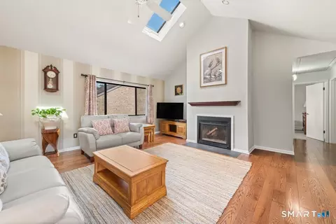 2289 Bedford St #G2, Stamford, CT 06905