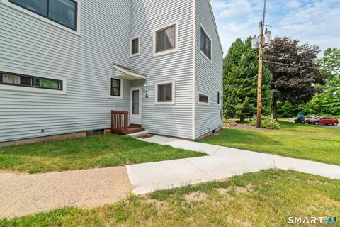 111 Wooster St #2A, Naugatuck, CT 06770