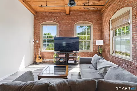 92 Main St #405, Deep River, CT 06417