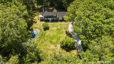 33 Old Stagecoach Rd, Redding, CT 06896