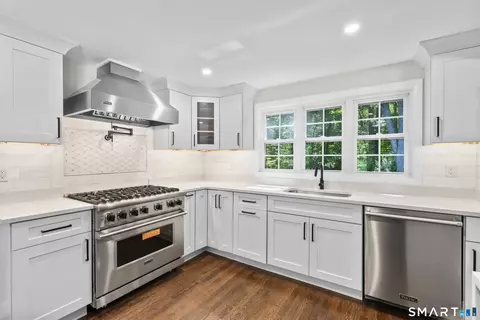 Kitchen - 33 Old Stagecoach Rd, Redding, CT 06896 photo 2 of 4