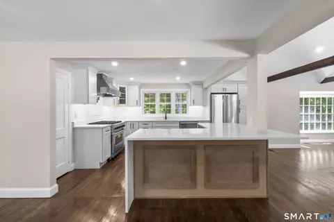 Kitchen - 33 Old Stagecoach Rd, Redding, CT 06896 photo 4 of 4