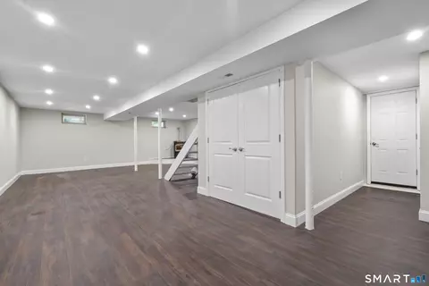 Entry Way - 33 Old Stagecoach Rd, Redding, CT 06896 photo 2 of 2