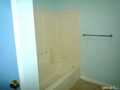 Bath - 71 Sachem Dr #71, Plainfield, CT 06374 photo 4 of 4