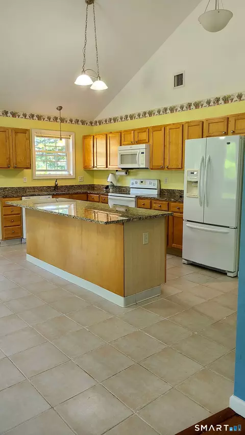 Kitchen - 71 Sachem Dr #71, Plainfield, CT 06374 photo 5 of 5