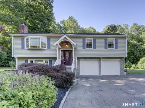 98 Osborn Ln, Monroe, CT 06468