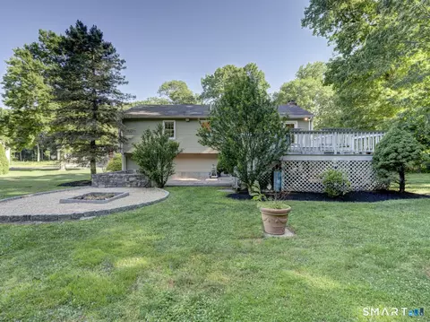 Exterior - 98 Osborn Ln, Monroe, CT 06468 photo 6 of 9