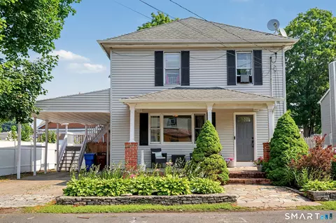 14 Wallace St, Shelton, CT 06484