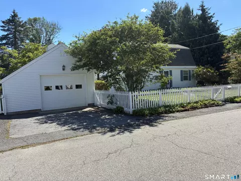 5 Eldridge St, Mystic, CT 06355