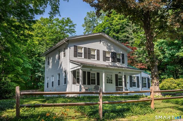 9 Spring St, Woodbury, CT 06798