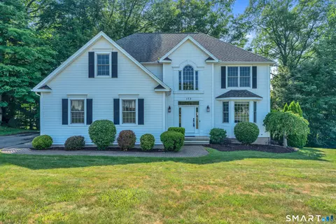173 Wynding Brook Dr, Rocky Hill, CT 06067