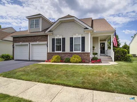 3 Wadsworth Ln, Cheshire, CT 06410