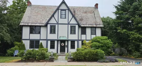 59 W Hill Dr, West Hartford, CT 06119