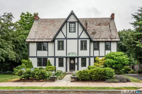 59 W Hill Dr, West Hartford, CT 06119