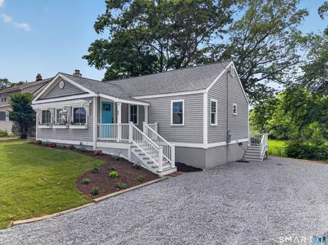 37 Woodland Dr, Old Saybrook, CT 06475