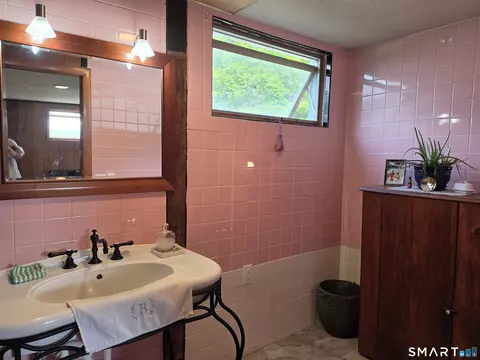 Bath - 350 Hartford Pike, Killingly, CT 06241 photo 1 of 4