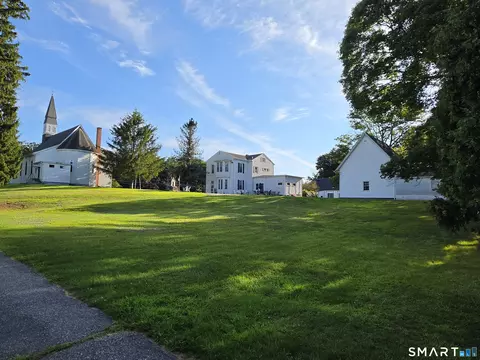 Exterior - 350 Hartford Pike, Killingly, CT 06241 photo 3 of 4