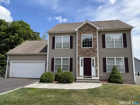 117 Hidden Valley Dr, Meriden, CT 06451