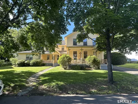 45 Jaenicke Ln, Hamden, CT 06517