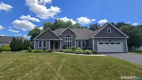 15 Claire Ln, Bloomfield, CT 06002