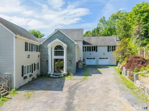 34 West St, Newtown, CT 06470