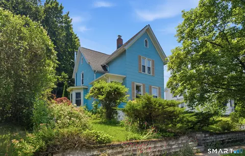 24 Summit St, Meriden, CT 06450