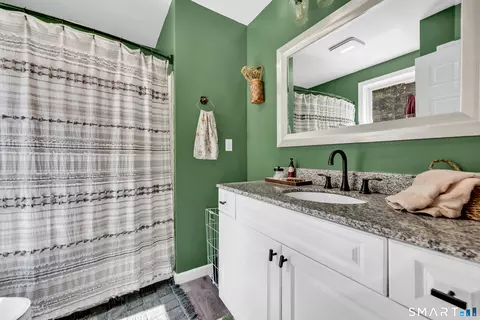 Bath - 39 Dexter Rd, Coventry, CT 06238 photo 2 of 2