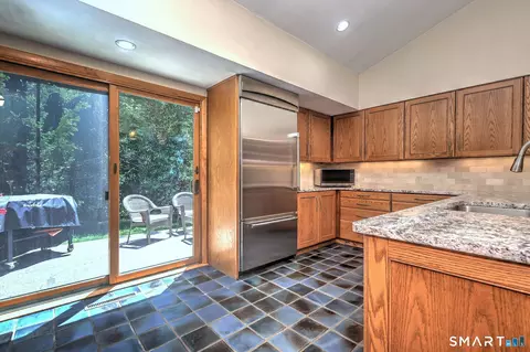 Kitchen - 151 Cheshire Rd, Bethany, CT 06524 photo 5 of 5