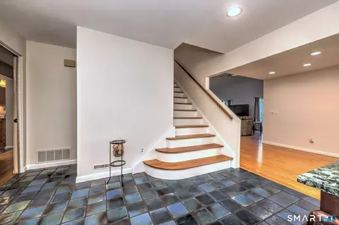Entry Way - 151 Cheshire Rd, Bethany, CT 06524 photo 1 of 3